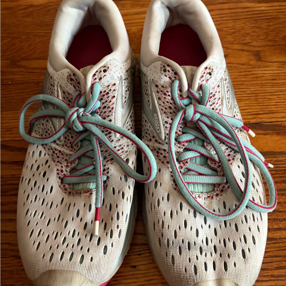 Brooks Women's White and Teal Athletic Shoes